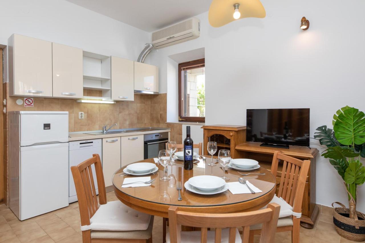 Apartments4You Supetar-The Best And Most Popular Apartments For Discovering The Island - Free Parking - 200 Meters From The Beach Exterior photo