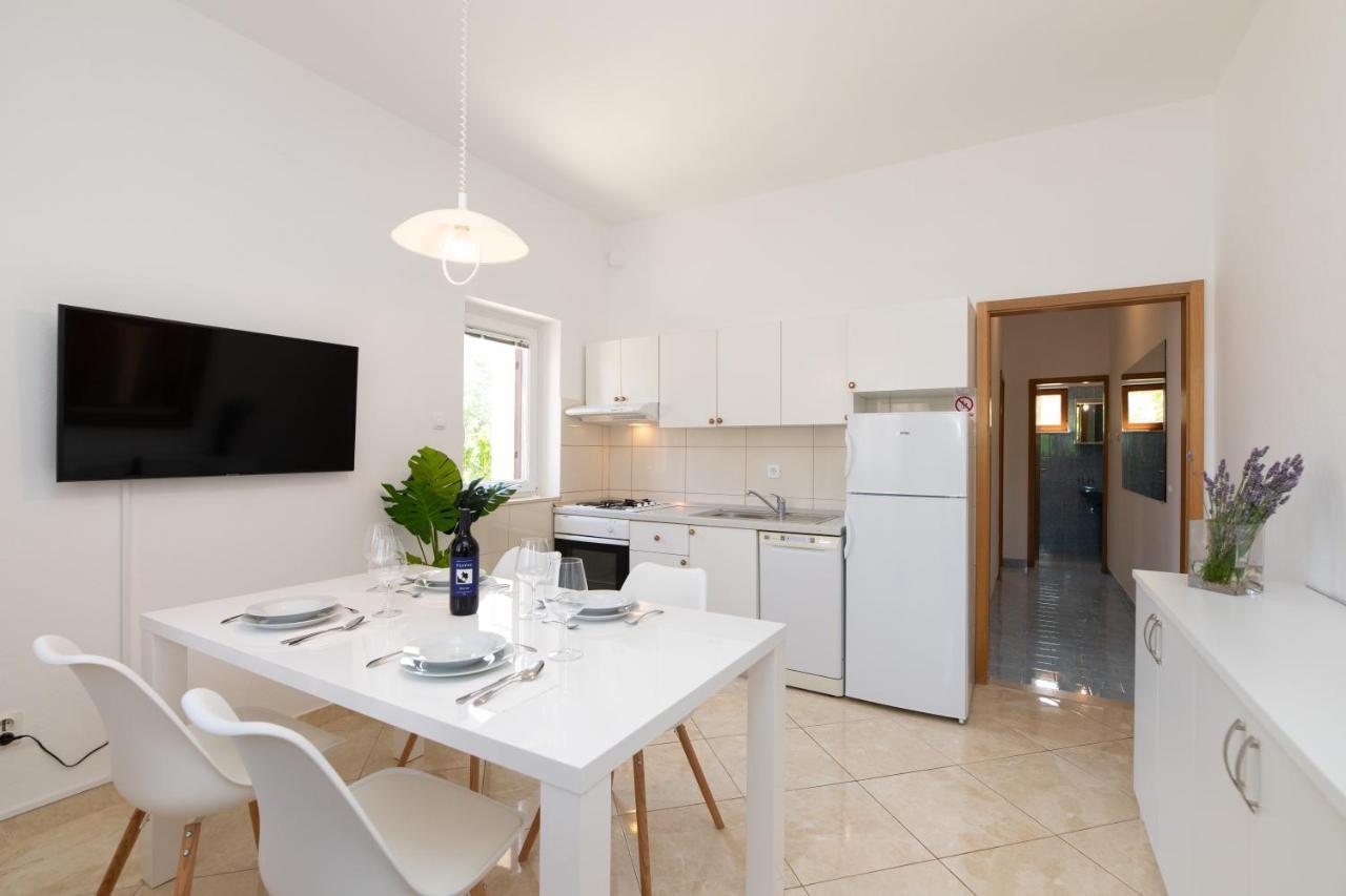 Apartments4You Supetar-The Best And Most Popular Apartments For Discovering The Island - Free Parking - 200 Meters From The Beach Exterior photo