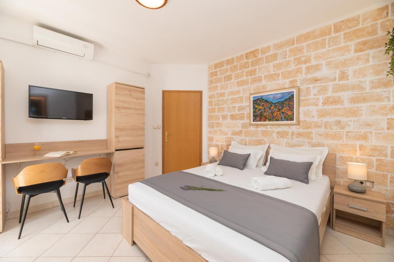 Apartments4You Supetar-The Best And Most Popular Apartments For Discovering The Island - Free Parking - 200 Meters From The Beach Exterior photo