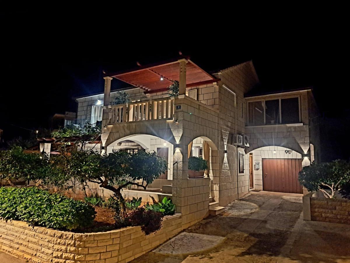 Apartments4You Supetar-The Best And Most Popular Apartments For Discovering The Island - Free Parking - 200 Meters From The Beach Exterior photo